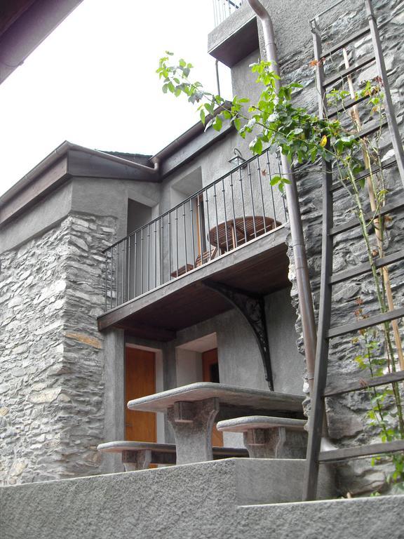 Hotel Au Creneau Gourmand Saillon Exterior foto